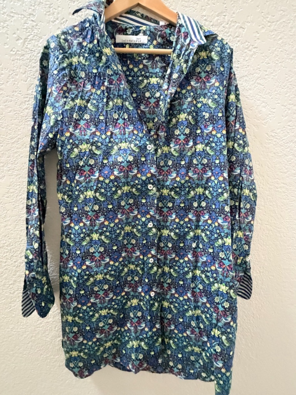 Capri Laboratorio Button-Up Long Shirt Blue Green Floral Birds Design Large
